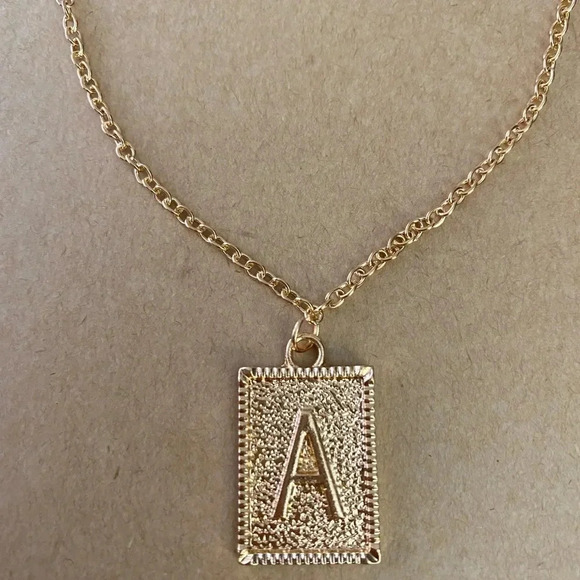 🆕Imitation Pearls Clavicle Snake Bone Chain Layer Necklace🆕 - Picture 10 of 11